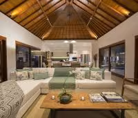 Villa Sol y Mar, Salon la nuit